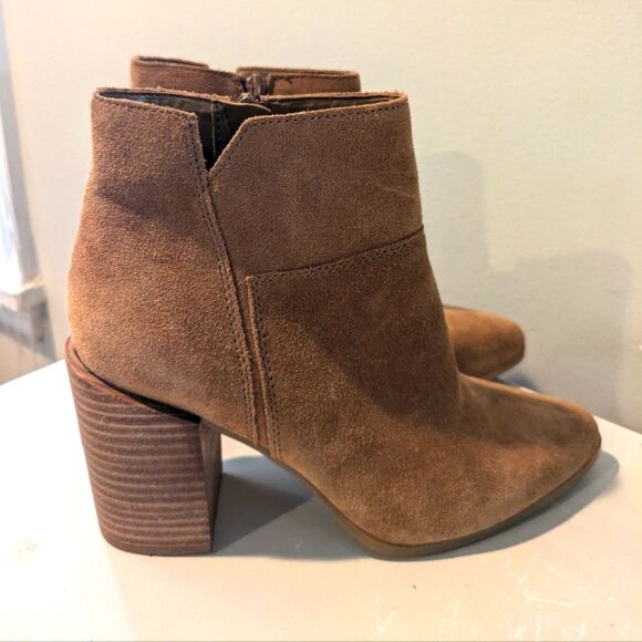 Nine West Kirbyo Camel Block Heel Booties size 8 - Picture 1 of 6